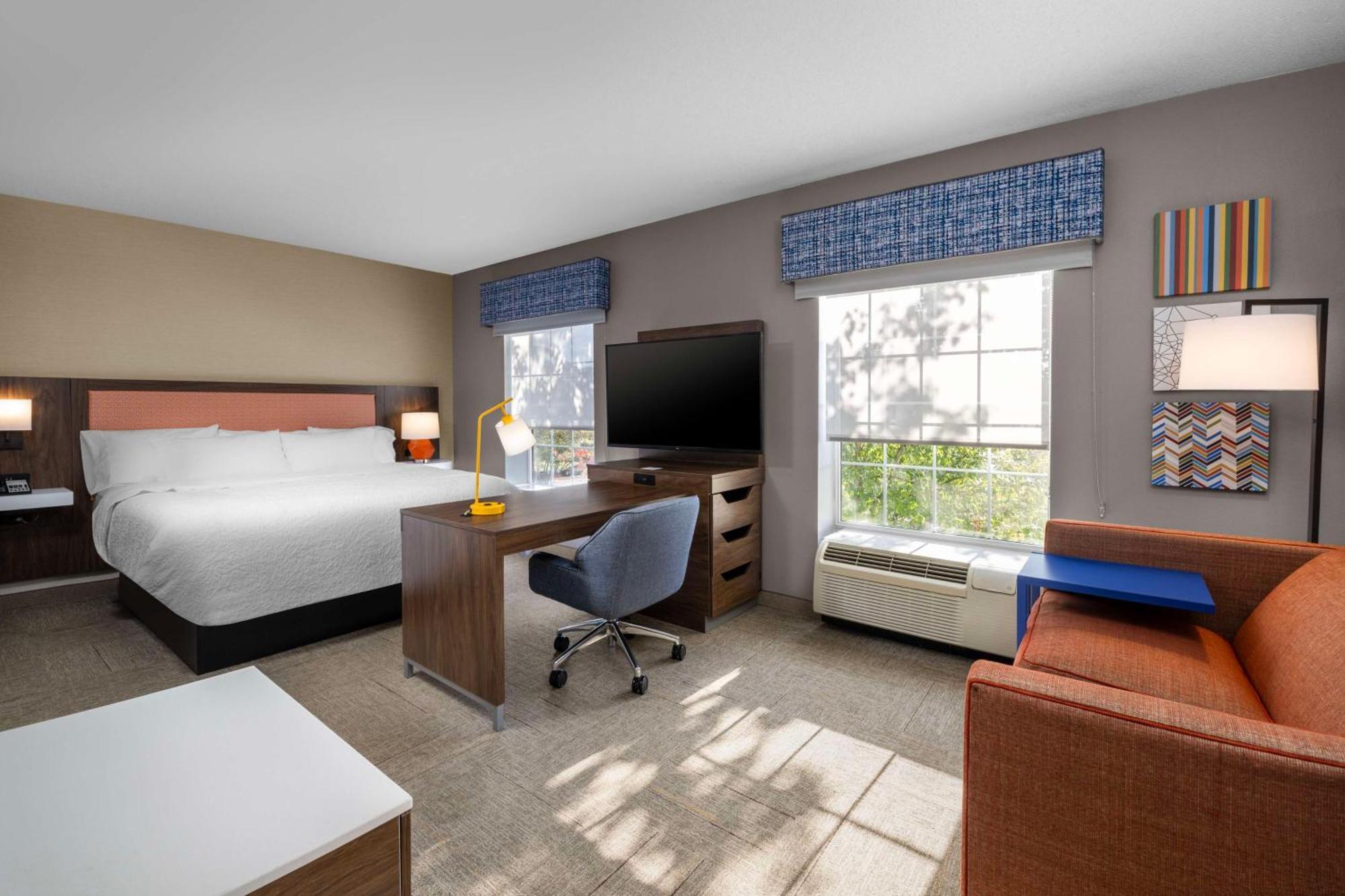 Hampton Inn & Suites State College At Williamsburg Square Екстер'єр фото