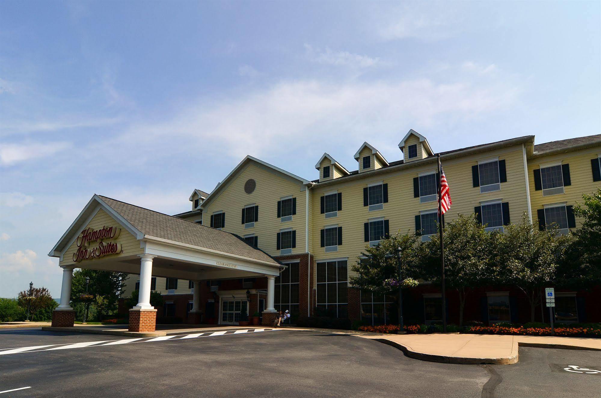 Hampton Inn & Suites State College At Williamsburg Square Екстер'єр фото